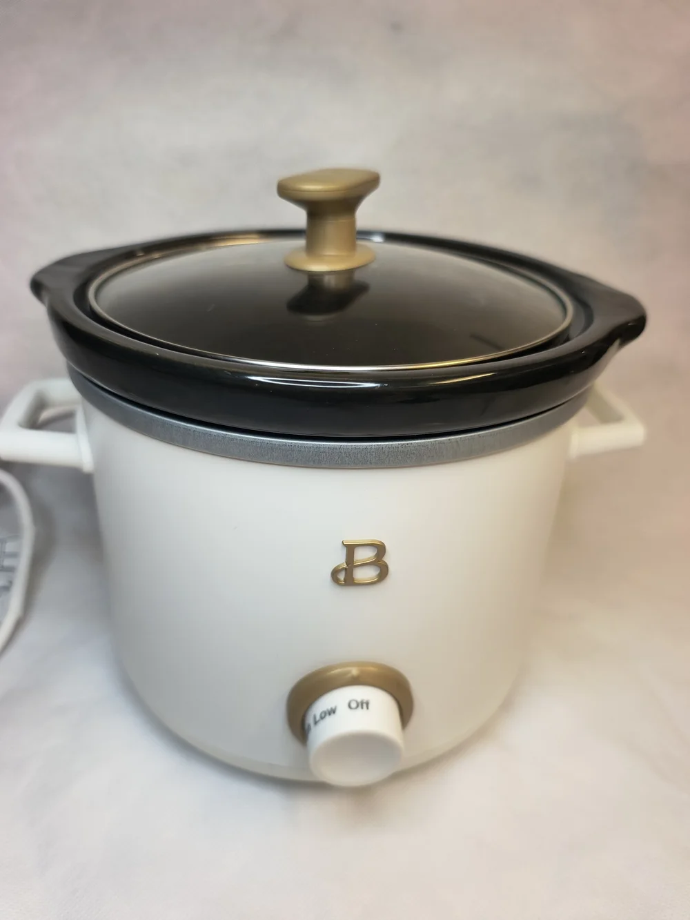 Beautiful Ivory Slow Cooker with Black Glass Lid